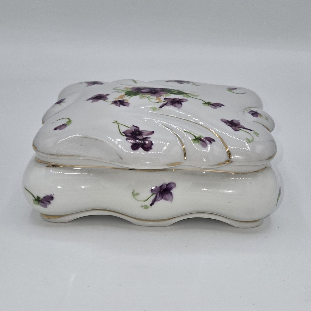 Norcrest Sweet Violet Keepsake Trinket‎ Box 215/385 Purple Flowers 5"